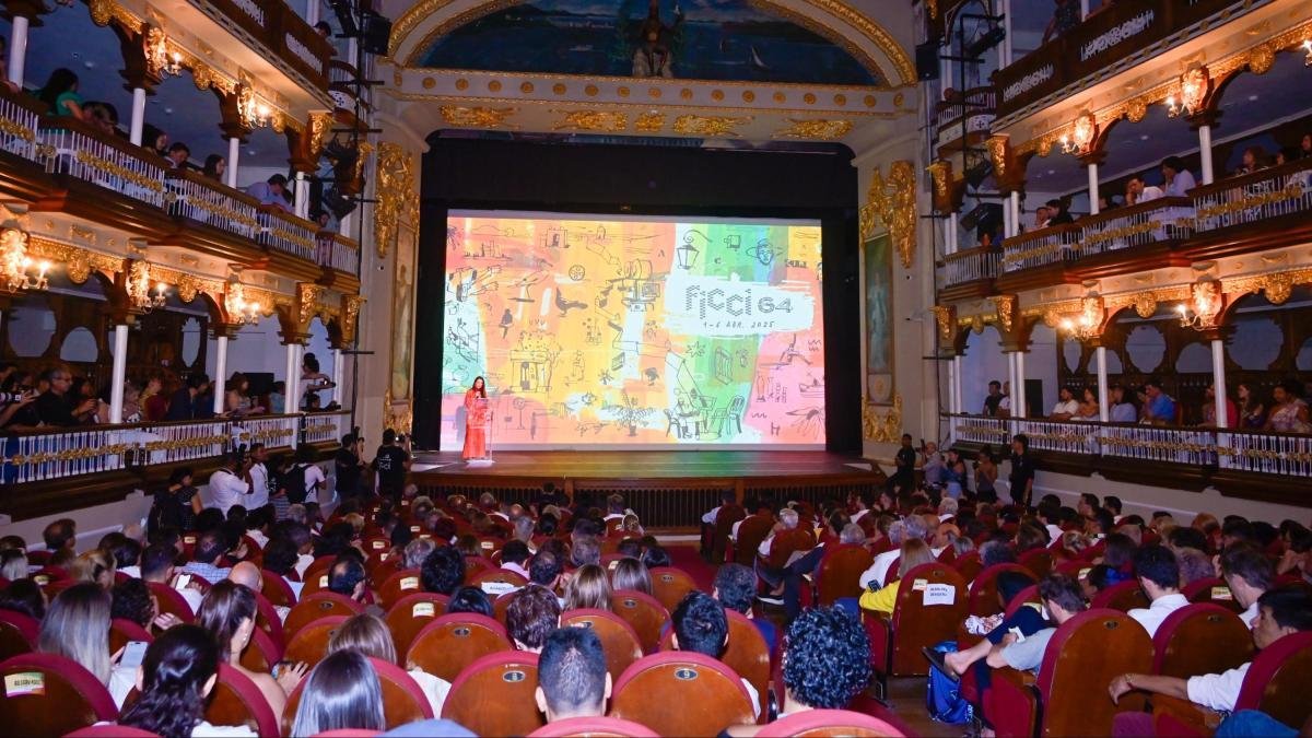 empezó el Desfile de Estrellas y de Películas del Ficci 64
