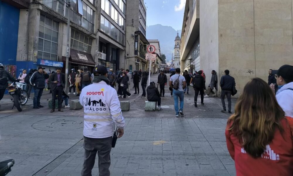 Cuando Iban A Quemar Bus de Transmilenio Intervino La Policía