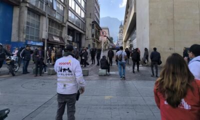 Cuando Iban A Quemar Bus de Transmilenio Intervino La Policía