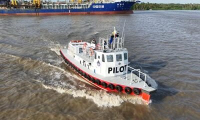 Así ópera los pilotos práctica que el hacen posible El Ingeso de Buques Al Puerto de Barranquilla