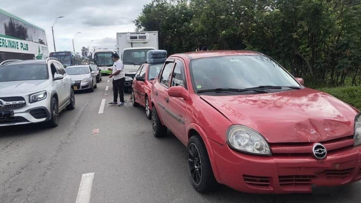 ¡PILAS! Grave accidente en la autopista norte de bogotá entre cuatro vehículos; así está la Movilidad en la zona