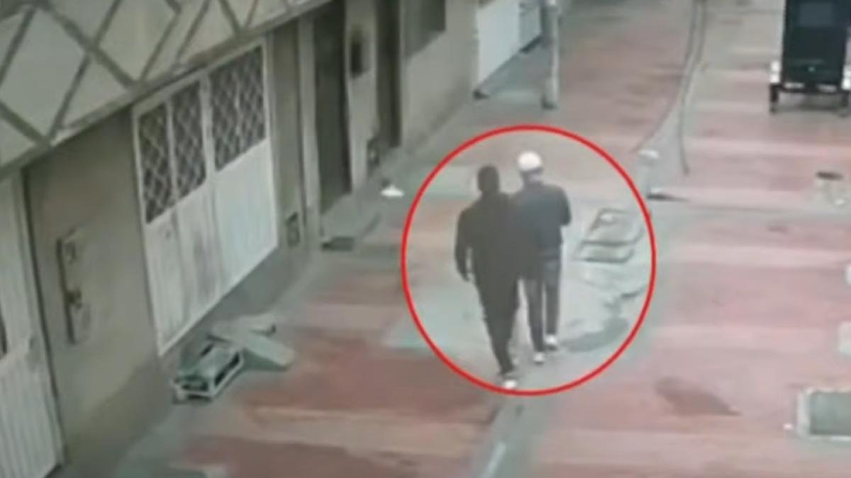 Abuela Murió luego de Que Ladrones Enveran A Su Casa en Bogotá; Video Captó A Hombres ForceJeando La Puerta