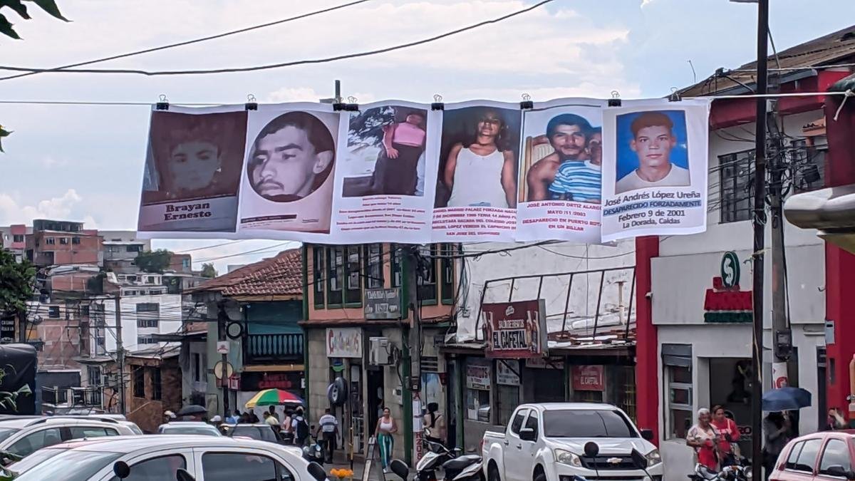 Con Fotos y Sentidos Mensajes en Conmemoracia de sus familiares, Colectivo de Mujeres en Caldas clama por Justicia