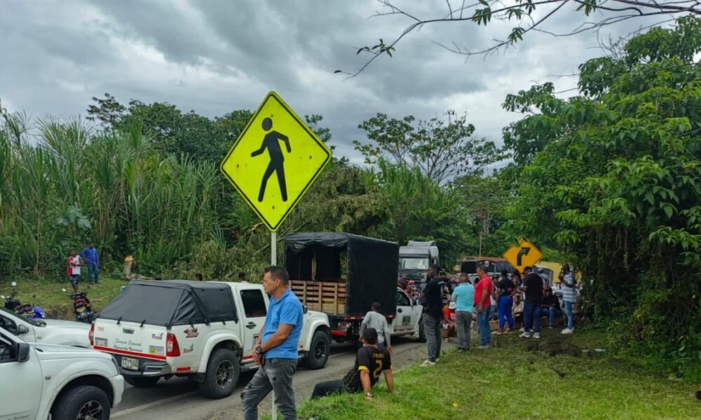 ¿CÓMO SE LOGRÓ LEVANTAR EL BLOQUEO EN LA VIA DE VA DE GUENAVENTURA A BUGA, EN EL VALLE DEL CAUCA?