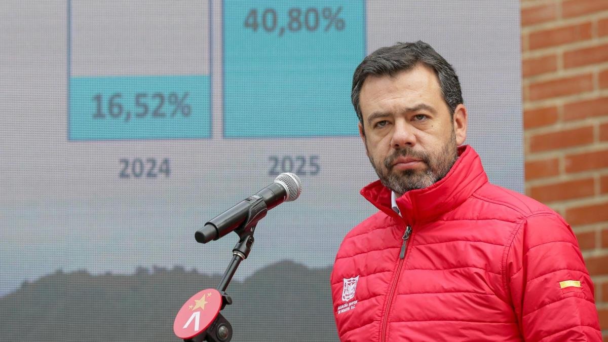 Alcalde Carlos Fernando Galán Cuestionó Crísticos del Presidente Petro por Atención de Fiebre Amarilla en Bogotá