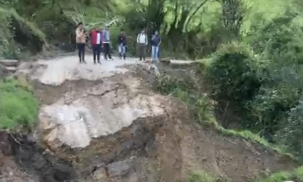El Grito Desesperado de Un Campesino Tras ver El Desplome de Una Vía en Nariño