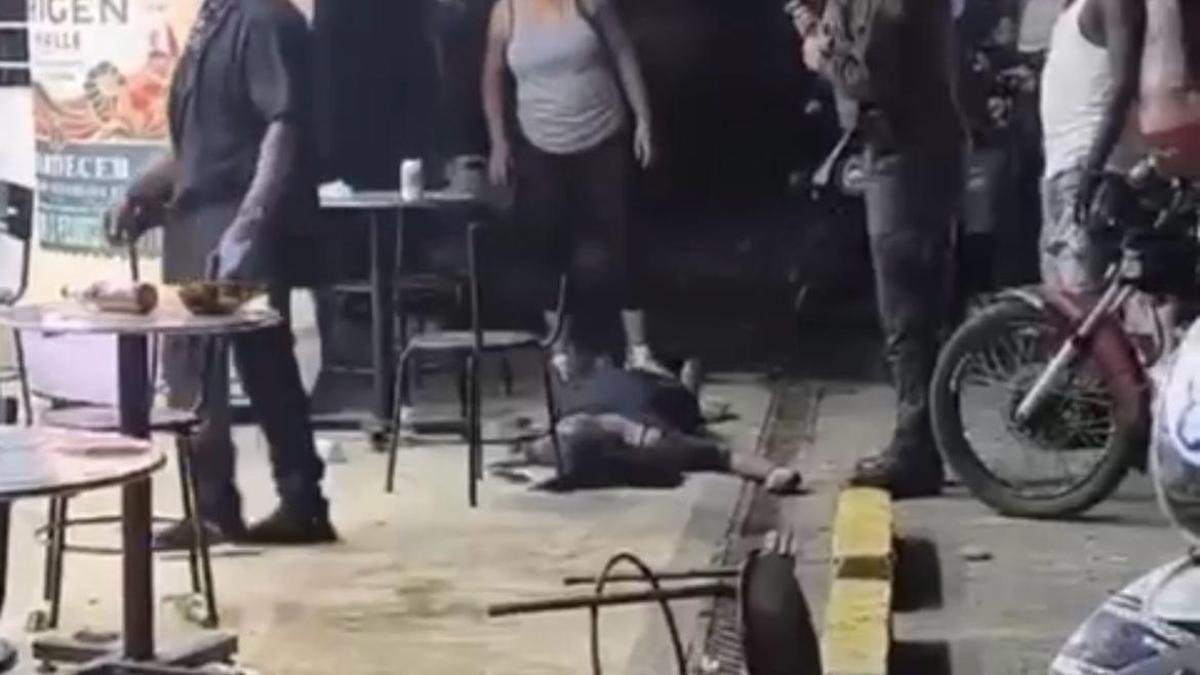 UNA MUJER MUERTA Y SIETE HERIDOS DEJA ATAQUE SICARIAL EN ESTACECIMIENTO Comercial