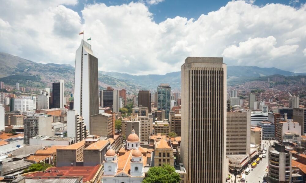 Medellín Percibirá 25 Millones de Dólares en Ingresos por Turismo Durante LA Semana Santa de 2025