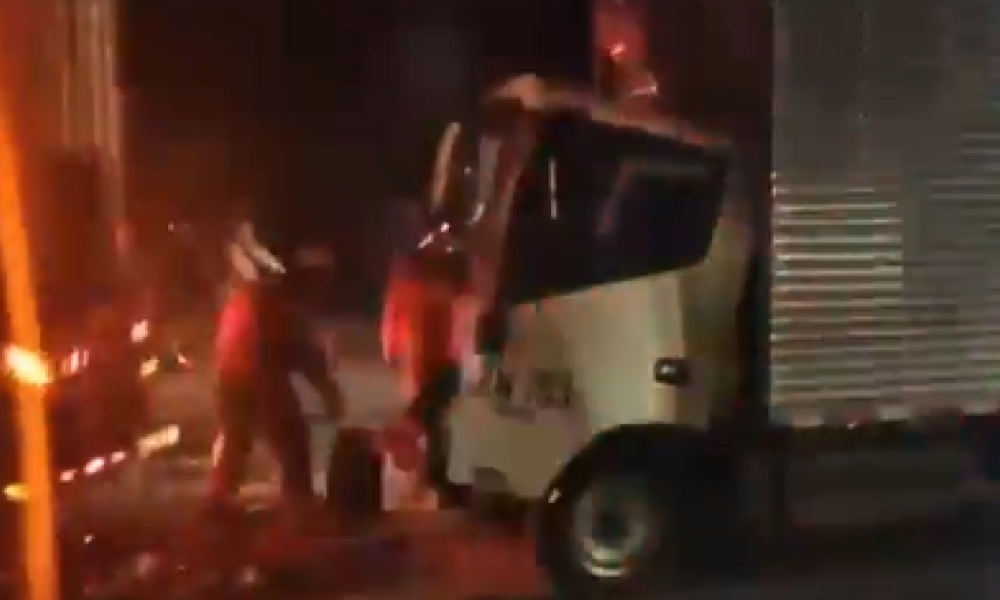Los videos del aparato accidental en la calle 80 en bogotá que provocó monumental trancón; así quedaron los carros
