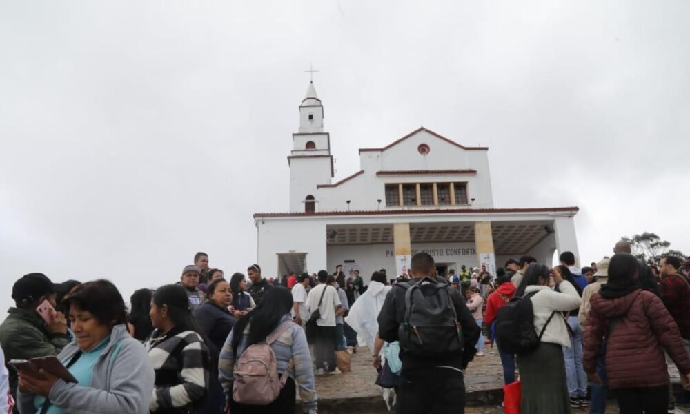 Este es el listado de personajes que no pueden subir un monserrate por el sendero Peatonal en semana santa: toca pagar