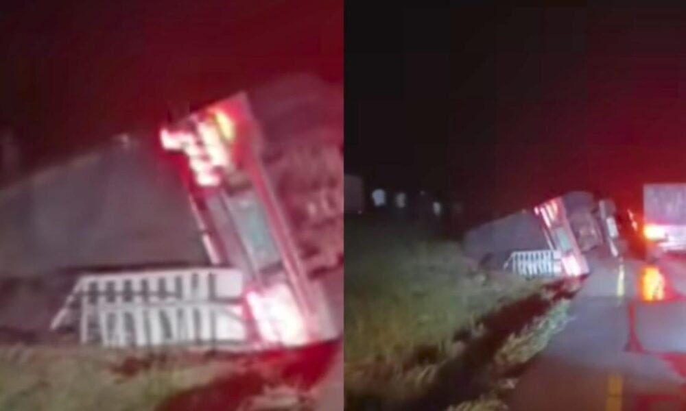 Camión se Volcó en la Vía Bogotá