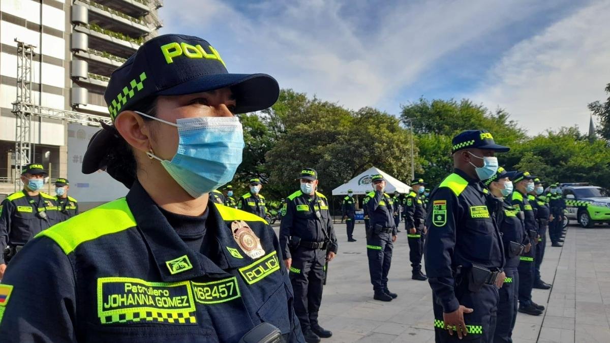 Llaman A Juicio Disciplinario A Patrullera de la Policía por Presunta Agresión Física A Un Joven