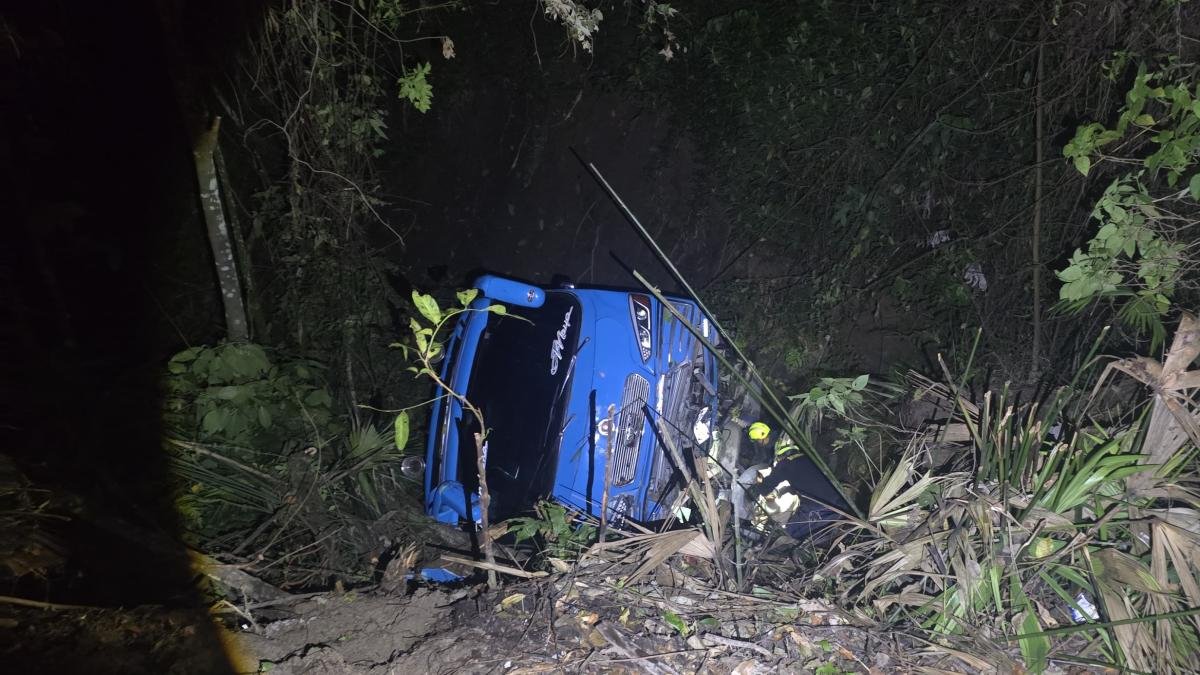 Accidente de bus en viotá, cundinamarca, deja siete personsas con heridas: Estas hijo las im ágenes