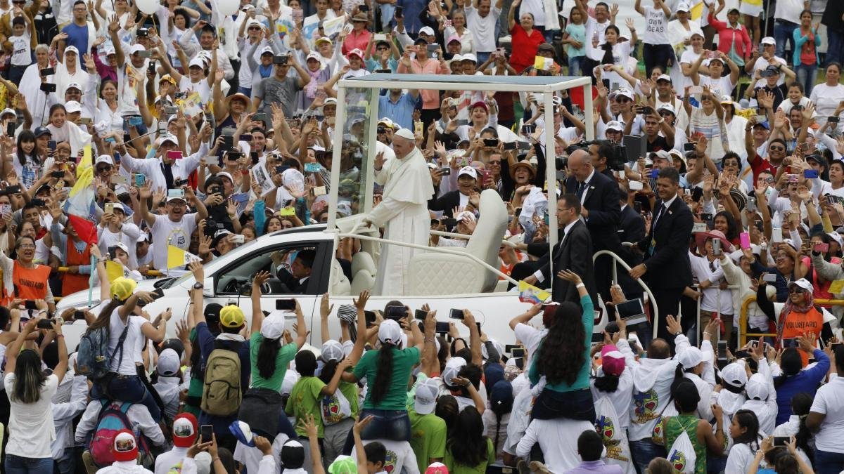 ACOMPAÑANTES DEL PAPA FRANCISCO NARRAN ANECDOTAS DE SU ARDUA VISITA A VILDAVICENCIO: 'ESPURO PURO DOPING ESPIRITUAL'