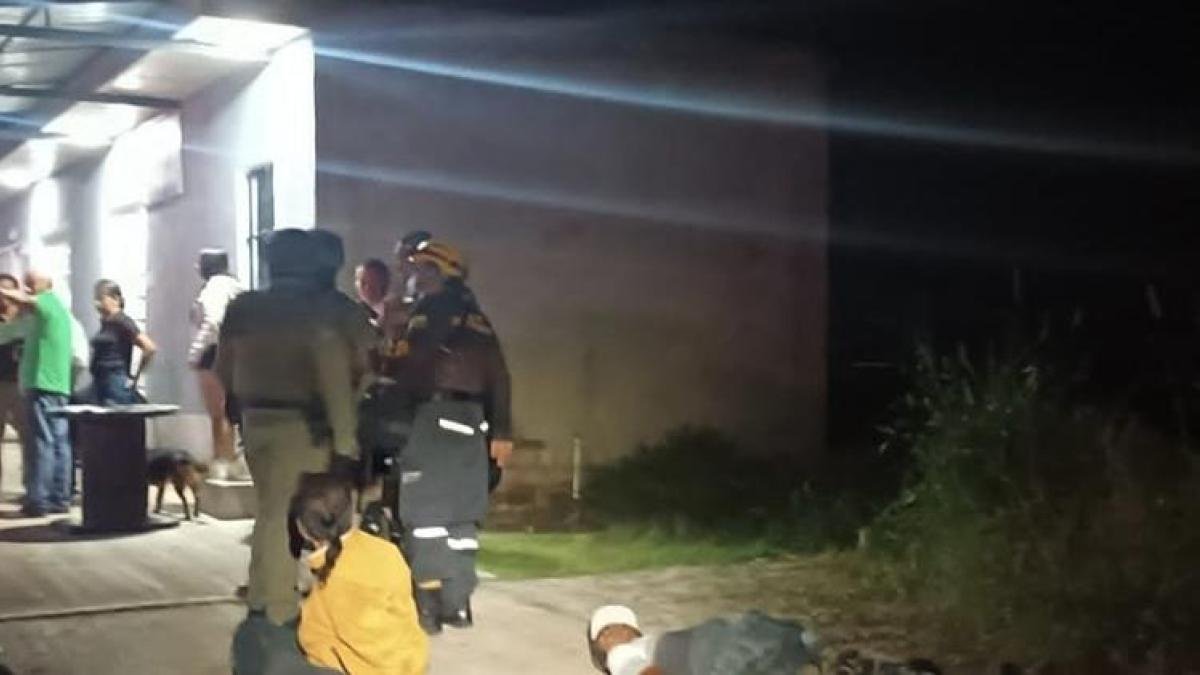 Robo A Mano Armada en Gasolinera Terminó en Balacera; Así Fue CÓMO la Policía Impidiólo El Hallo en el local