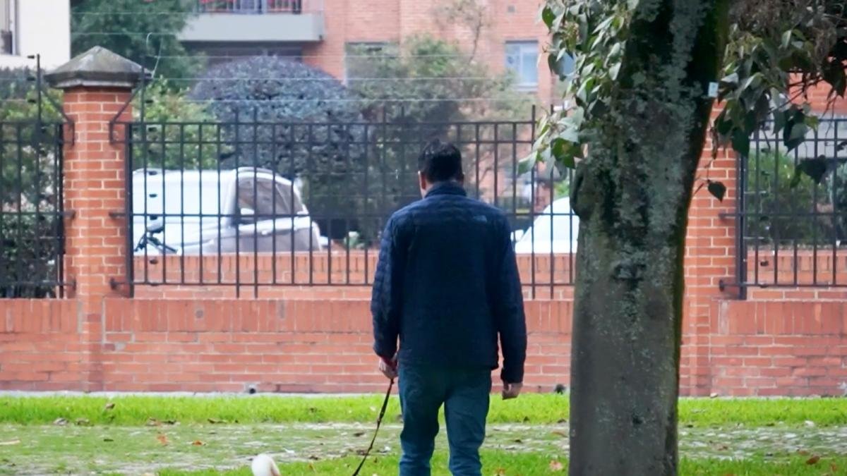 Multa de $ 94.900 por no recoger los excrementos de mascotas en bogotá