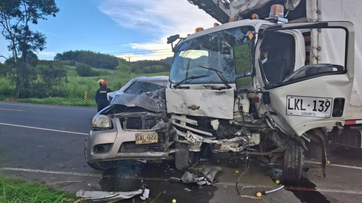 Ellos hijo Los dos Soldados Muertos en Choque Contra Un Camión