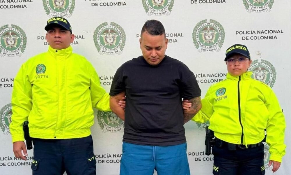 CAPTURADO CABECILLA DE LOS COSTEños Con Circular Azul de Interpol