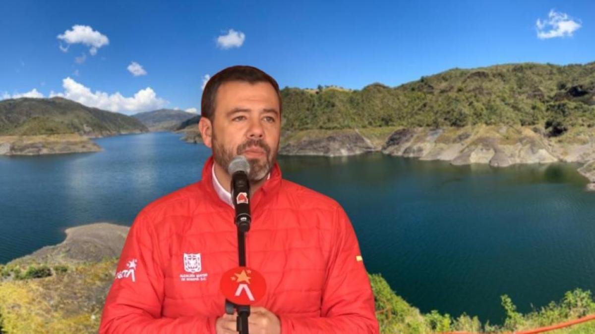 Alcalde Galán Explica Cuál es el Nivel de Chingaza Sin Racionamiento de Agua en Bogotá: 'No Crean Teorías Chimbas'