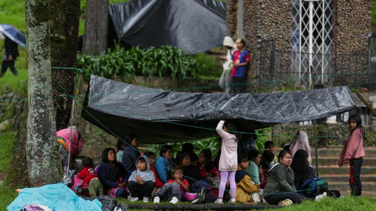 Alcalde Carlos Galán Acusa A Indángenas de Usar Niños Para Hacer 'Presión' y Señala A Gobierno de Incumplir Acuerdos