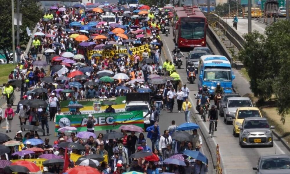 Denuncian Amenaza A 127 docentes en el Departamento