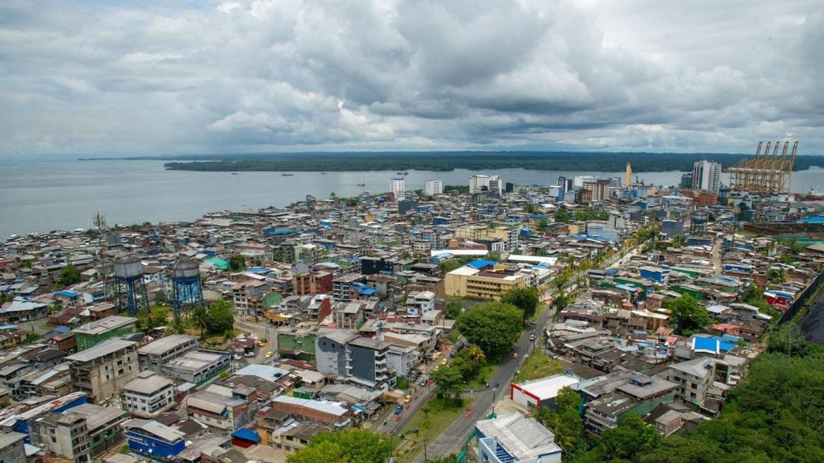Tragedia en Buenaventura | Una Casa se Cayó, Causando la Muerte de Una Niña: La menor Quedó Atrapada por Un Muro
