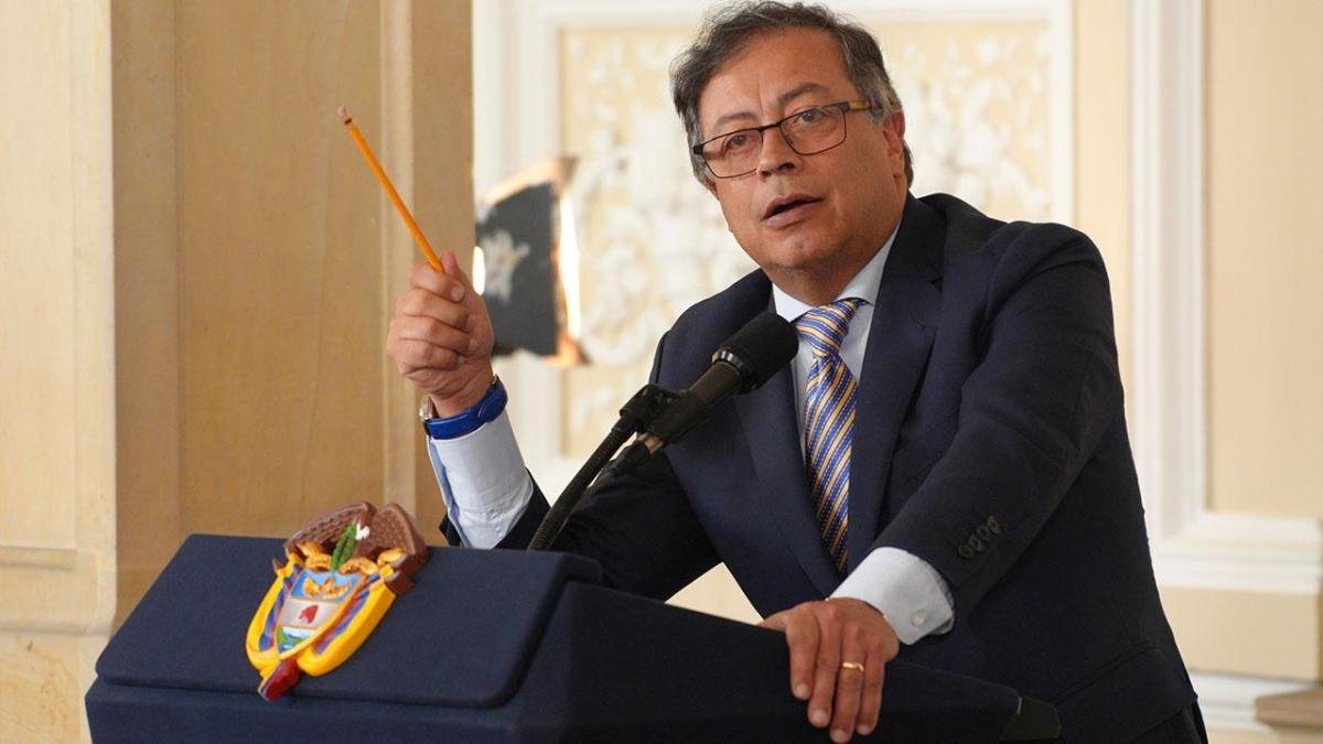 Candente Debate en Redes por Consulta popular Entre Presidente Petro y Gobernadore del Valle: Gremios Piden Calma