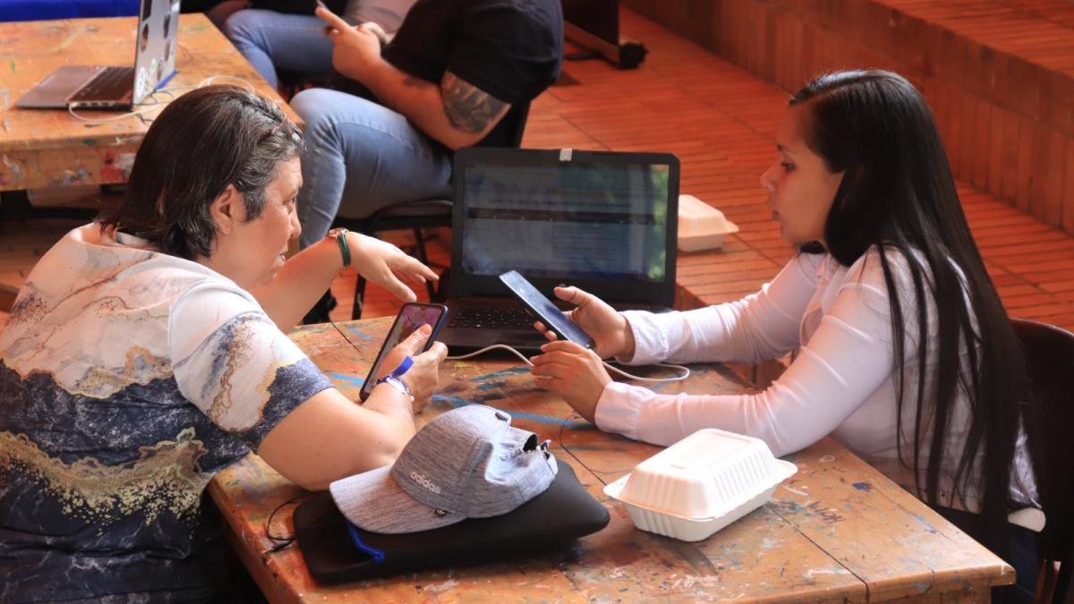 En el Primer Trimestre de 2025 Medellín Tuvo La Tasa de Desocupación Más Baja del País