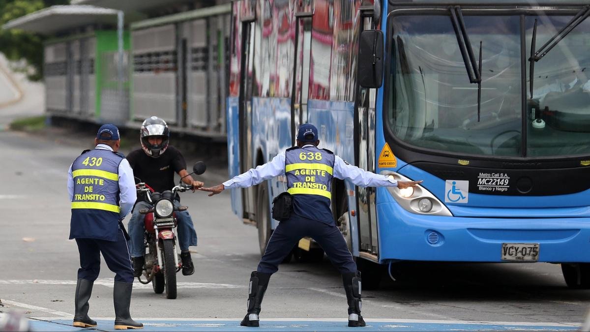 Piénso Bien Antes de intento fugarse en un control de movilidad en cali; Le Podrían Emargar El Vehículo