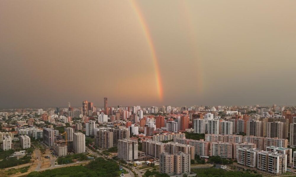 Vienen Expertos de Ocho Países