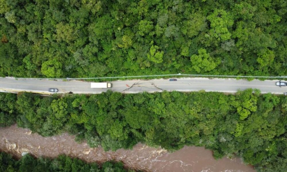 Creciente del Río Sumapaz Afectó Vía Director Que Conda Dos Municipios de Cundinamarca