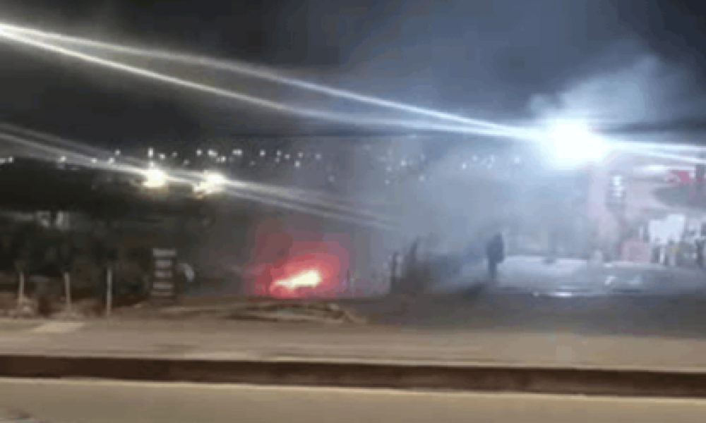 Delincuente Lanza Granada y Quema Vehículo en Concesionario de Villa del Rosario