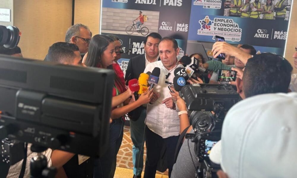 Ministro Sanguino Denuncia Maniobras 'Perversas' de Cepeda para Bloquear Reforma Laboral Y Consulta Popular