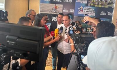 Ministro Sanguino Denuncia Maniobras 'Perversas' de Cepeda para Bloquear Reforma Laboral Y Consulta Popular