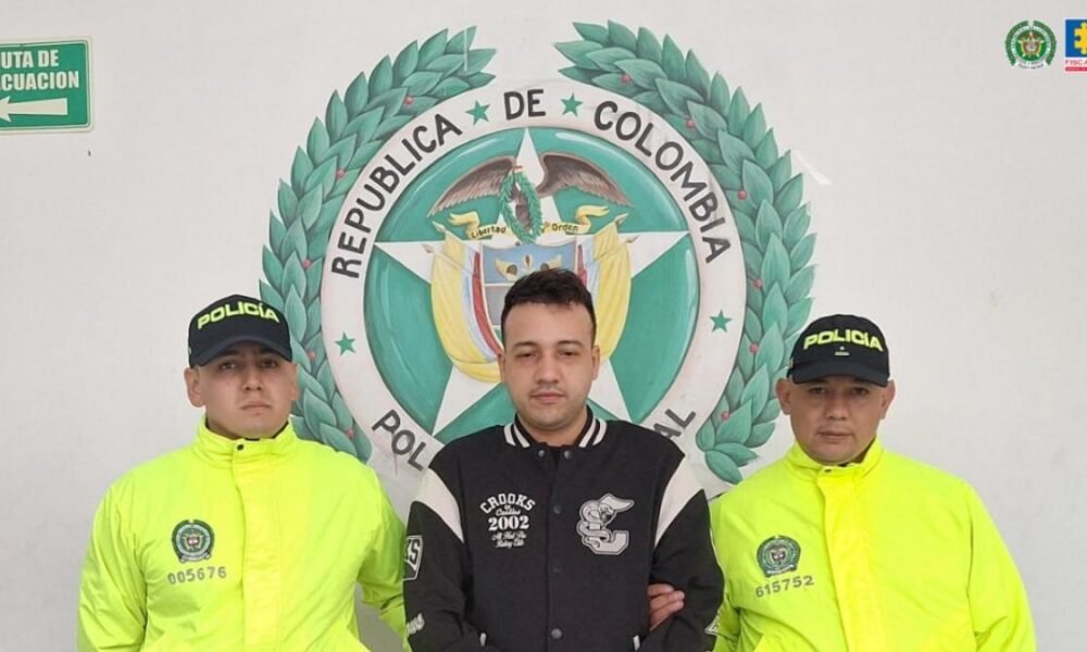 Músico es Judicializado por Presunta Solicitud y Diferencia de material CON Sexual Con menor