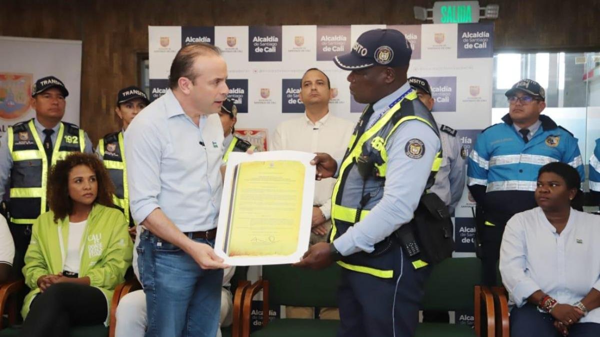 'Porque soy negro, ¿no merezco ser agente de tránsito?': Guarda, Vícima de Racismo, Pide Justicia en Cali