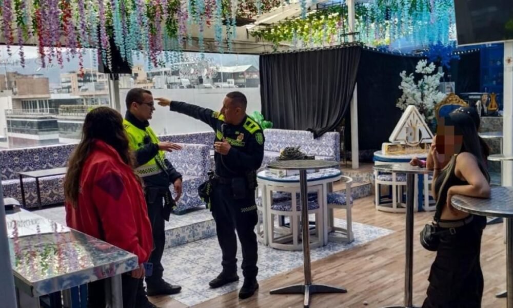 Policía Clausura Bares Que Operaban Fuer de la Ley