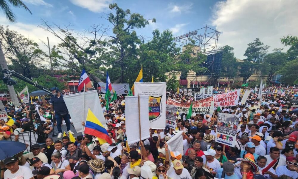 Masiva Movilización en Barranquilla Hacia El Paseo Bolívar por Cabildo Popular del Presidente Gustavo Petro