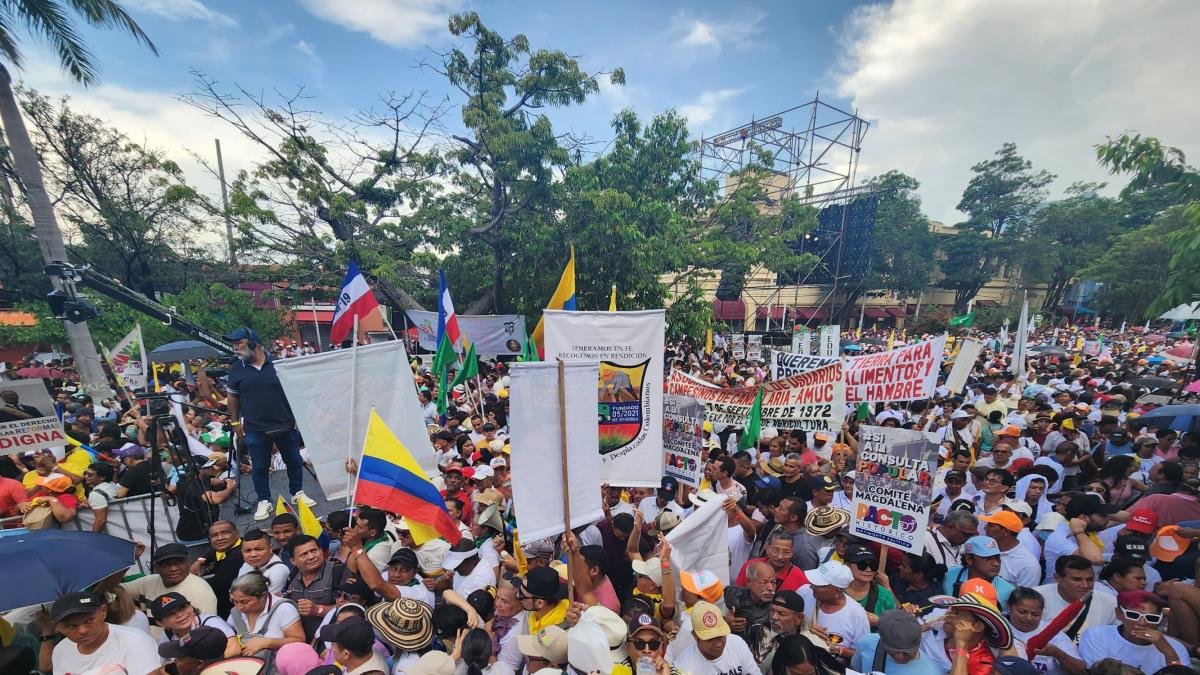 Masiva Movilización en Barranquilla Hacia El Paseo Bolívar por Cabildo Popular del Presidente Gustavo Petro