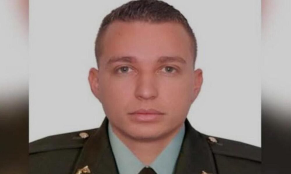 Policía de Bogotá que mató a su pareja de 80 Puñaladas pagará 40 Años de Cárcel.