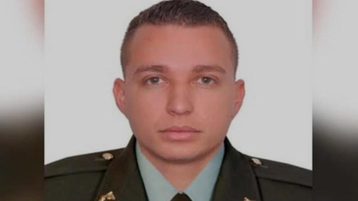 Policía de Bogotá que mató a su pareja de 80 Puñaladas pagará 40 Años de Cárcel.