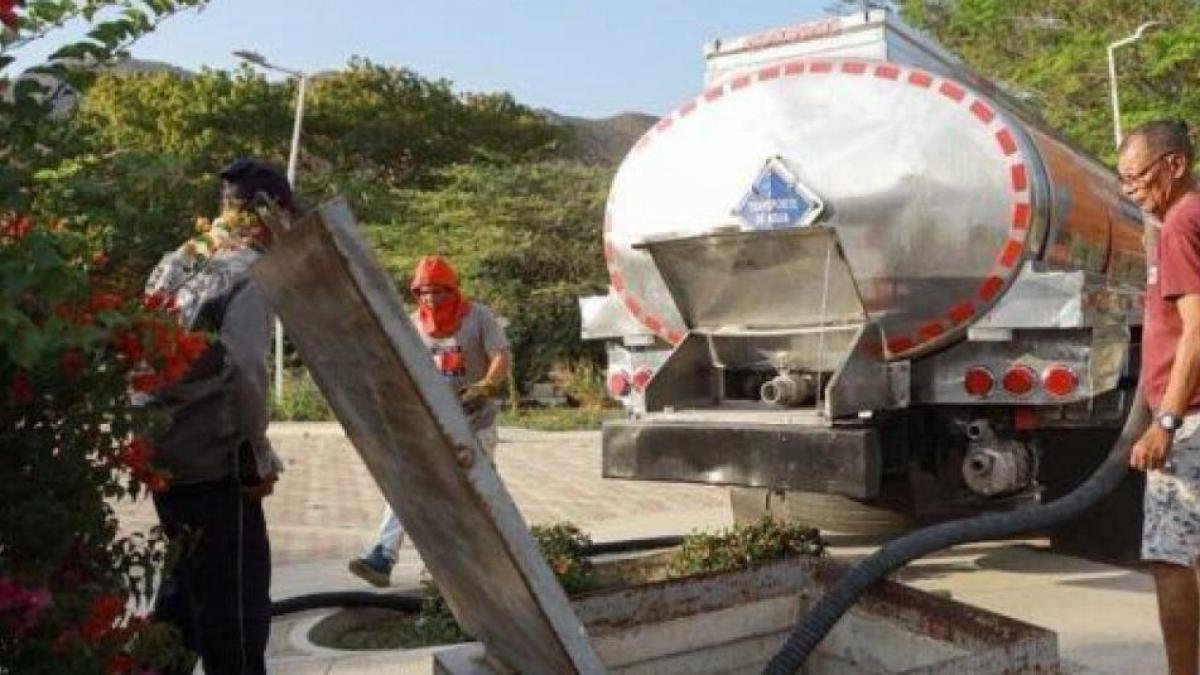 Alcalde y Gobierno Petro Firman Acuerdo para solucionario crisis histórica por falta de Agua