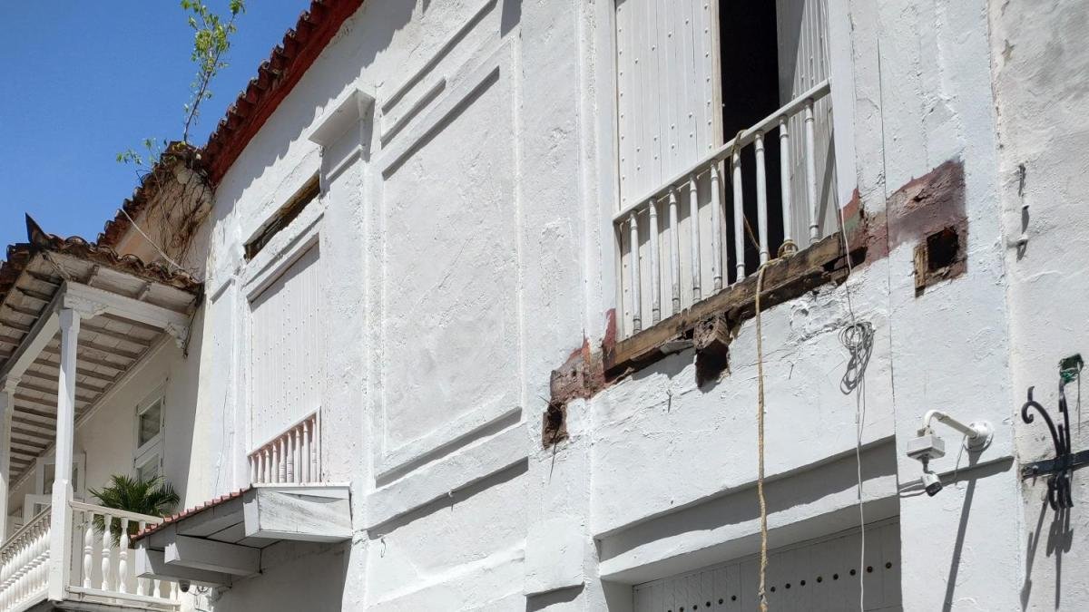 Colapso de Balcón en el Centro Histórico de Cartagena, Otra Vez, Destapa Negligencia en Conservación Patrimonial