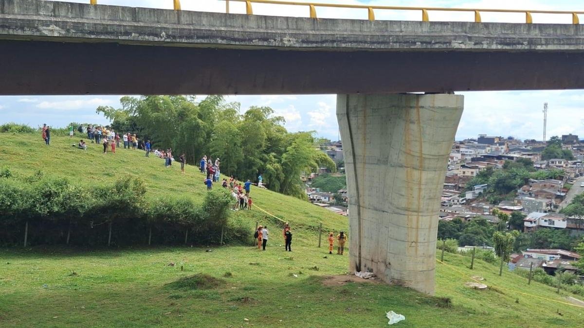 SE ConOCE FOTO DE ESTUDIANTES DE UNIVERSIDA DE ARMENIA Tomada Tes del Choque en la Línea