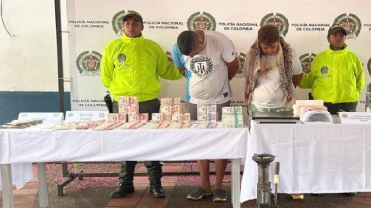 Hallaron Más de $ 300 Millones en Copias