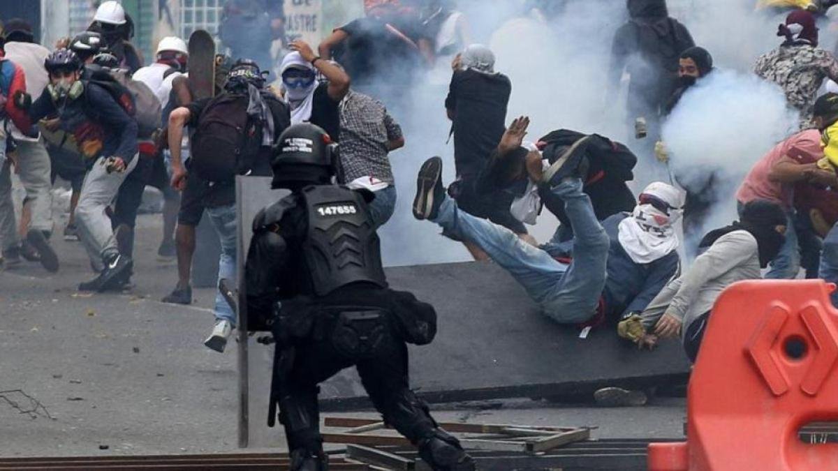 ¿Volvió la Primera Línea de Bogotá? Autoridadas Investigaría Tras Protestas en Suba por Asesinato de Mujer