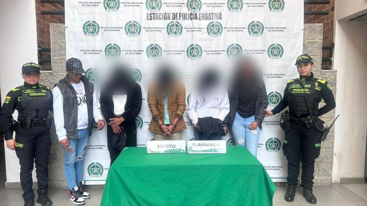 CAE BANDA QE ROBABA SIMULTÁNEMENTE EN DOS SUPERMERCADOS DE ANGATIVÁ