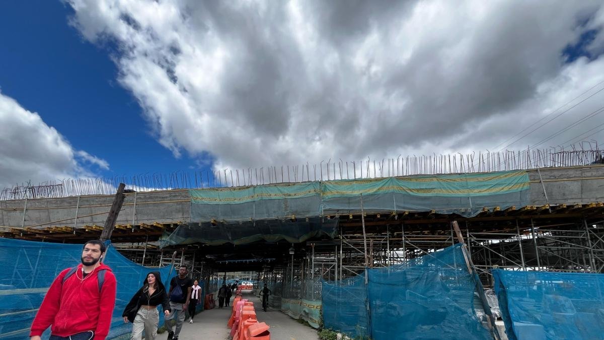 Los líos en movilidad y seguridad que causa el atraso en siete puentes en bosa: ¿cuándo se entregará?