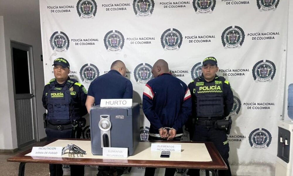 Así, La Policía Capturó a Dos Ladrones de una Caja Fuerte, Entre disparos