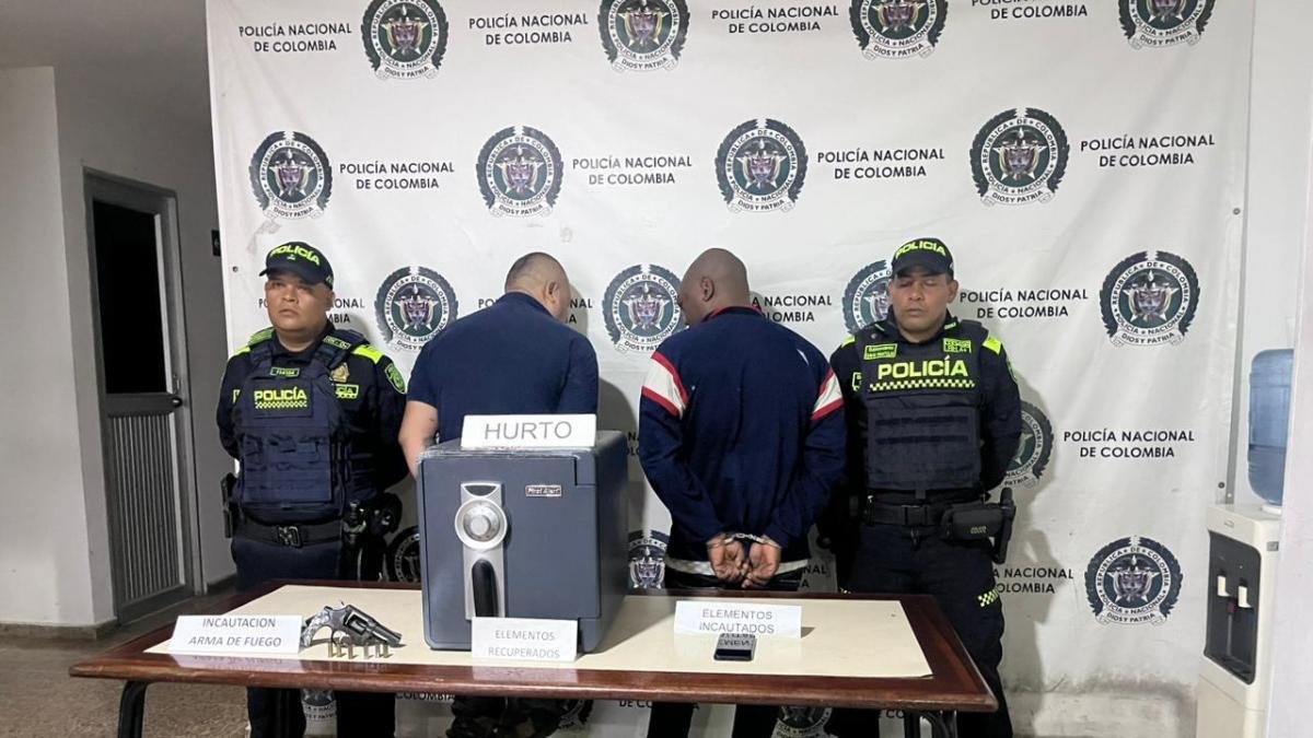 Así, La Policía Capturó a Dos Ladrones de una Caja Fuerte, Entre disparos